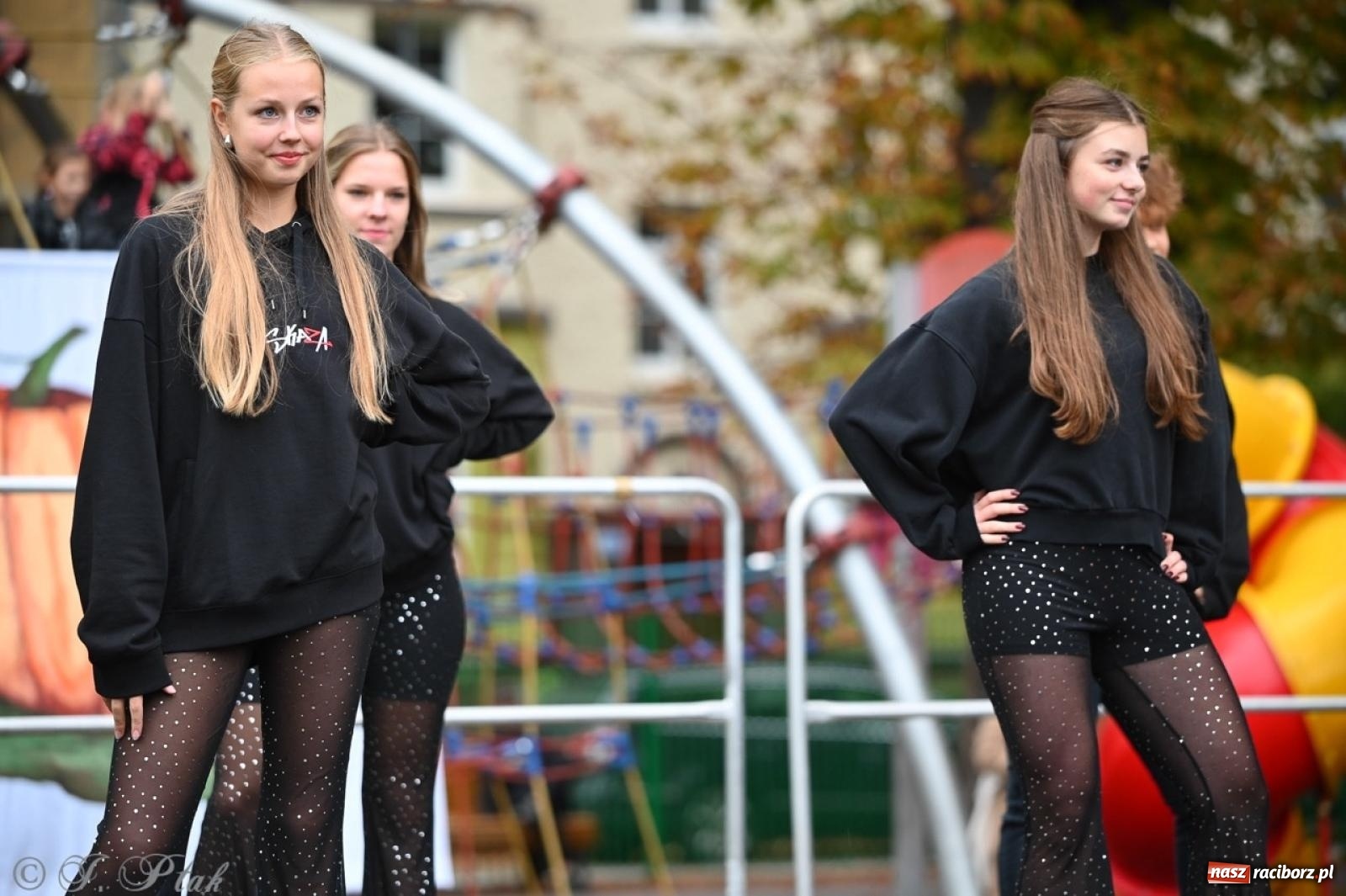 Zdjęcie w galerii na portalu naszraciborz.pl: Święto Dyni w Ogródku Jordanowskim: celebracja jesieni pełna barw i zabawy wiadomości z regionu