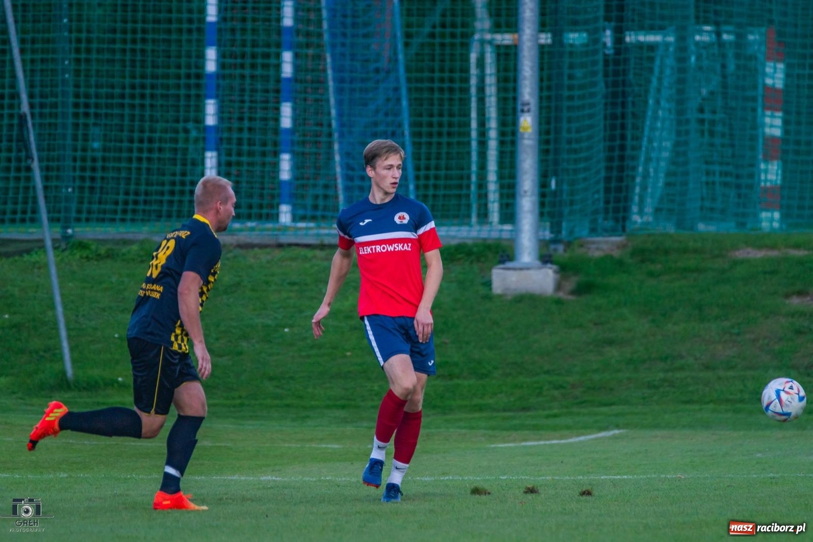 Zdjęcie w galerii na portalu naszraciborz.pl: A klasa. Osiem goli i niespodzianka. Chałupki pokonały wicelidera [FOTO] wiadomości z regionu