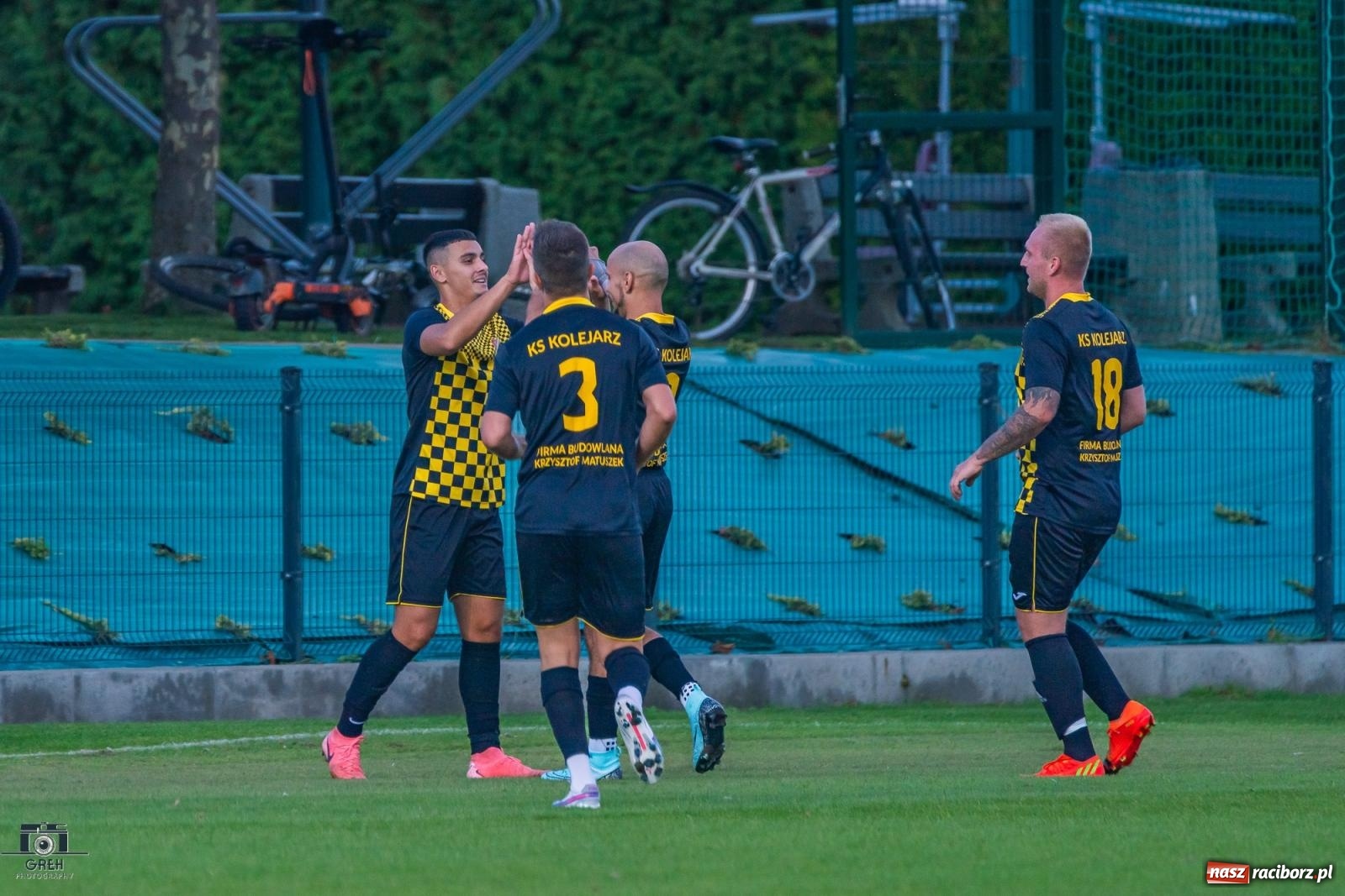 Zdjęcie w galerii na portalu naszraciborz.pl: A klasa. Osiem goli i niespodzianka. Chałupki pokonały wicelidera [FOTO] wiadomości z regionu