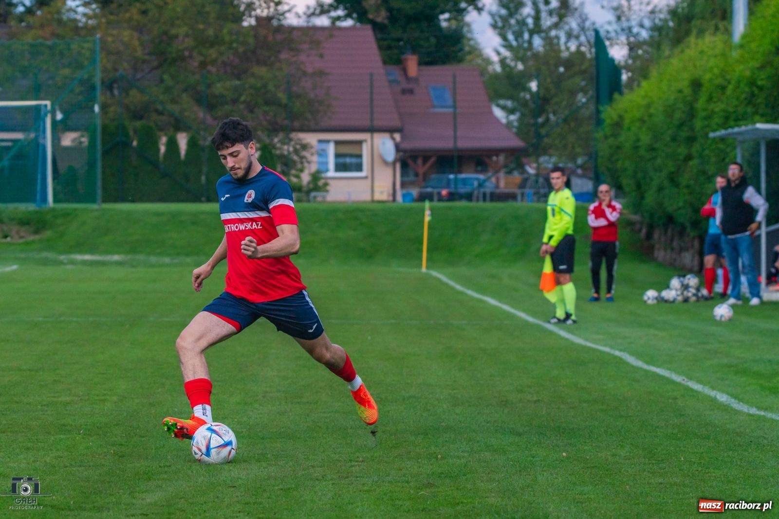 Zdjęcie w galerii na portalu naszraciborz.pl: A klasa. Osiem goli i niespodzianka. Chałupki pokonały wicelidera [FOTO] wiadomości z regionu