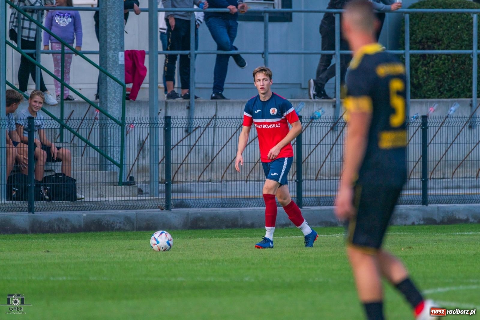 Zdjęcie w galerii na portalu naszraciborz.pl: A klasa. Osiem goli i niespodzianka. Chałupki pokonały wicelidera [FOTO] wiadomości z regionu