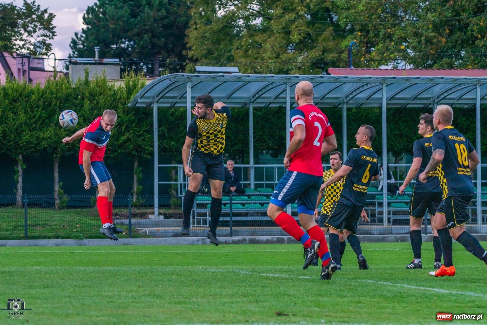 Zdjęcie w galerii na portalu naszraciborz.pl: A klasa. Osiem goli i niespodzianka. Chałupki pokonały wicelidera [FOTO] wiadomości z regionu