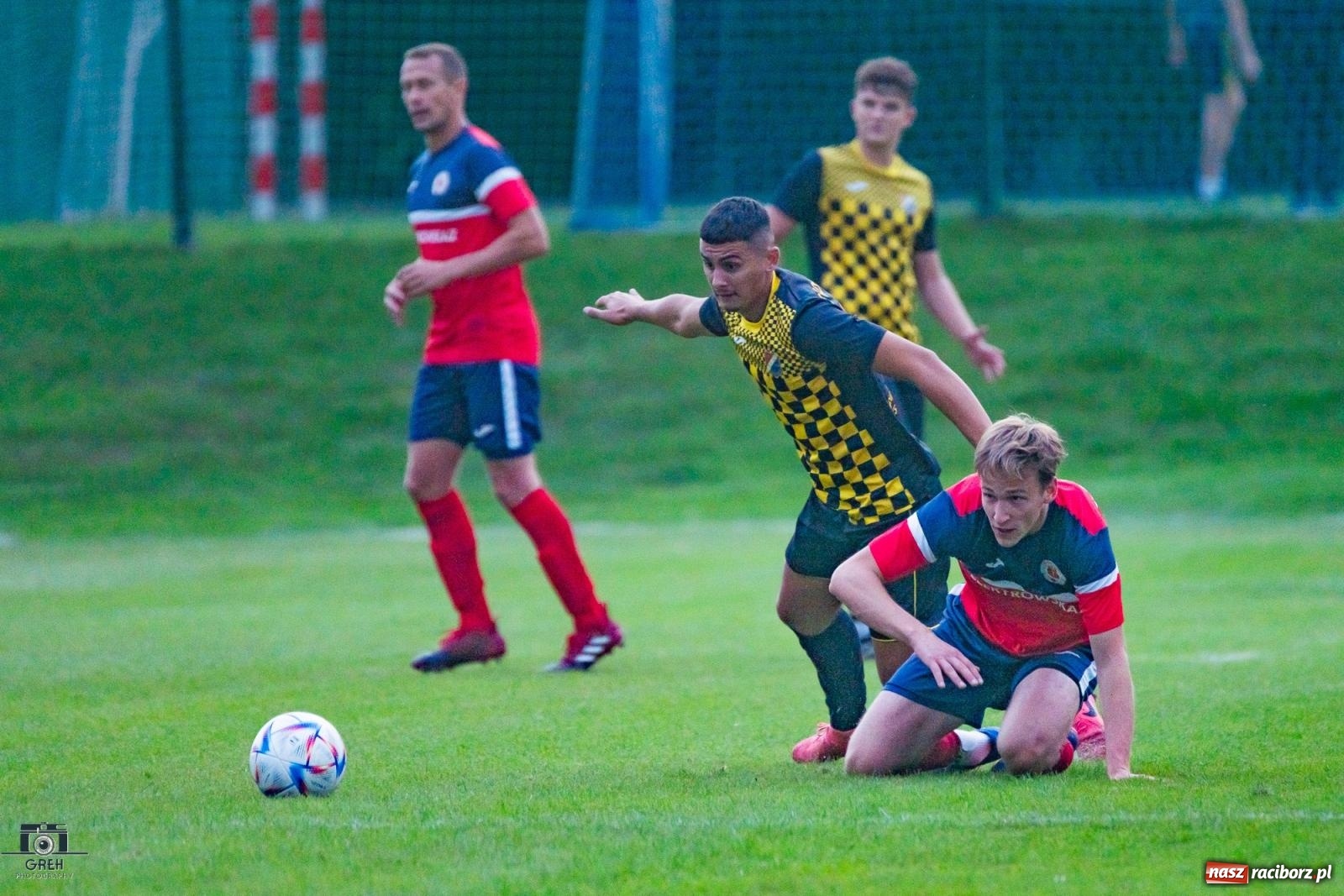 Zdjęcie w galerii na portalu naszraciborz.pl: A klasa. Osiem goli i niespodzianka. Chałupki pokonały wicelidera [FOTO] wiadomości z regionu