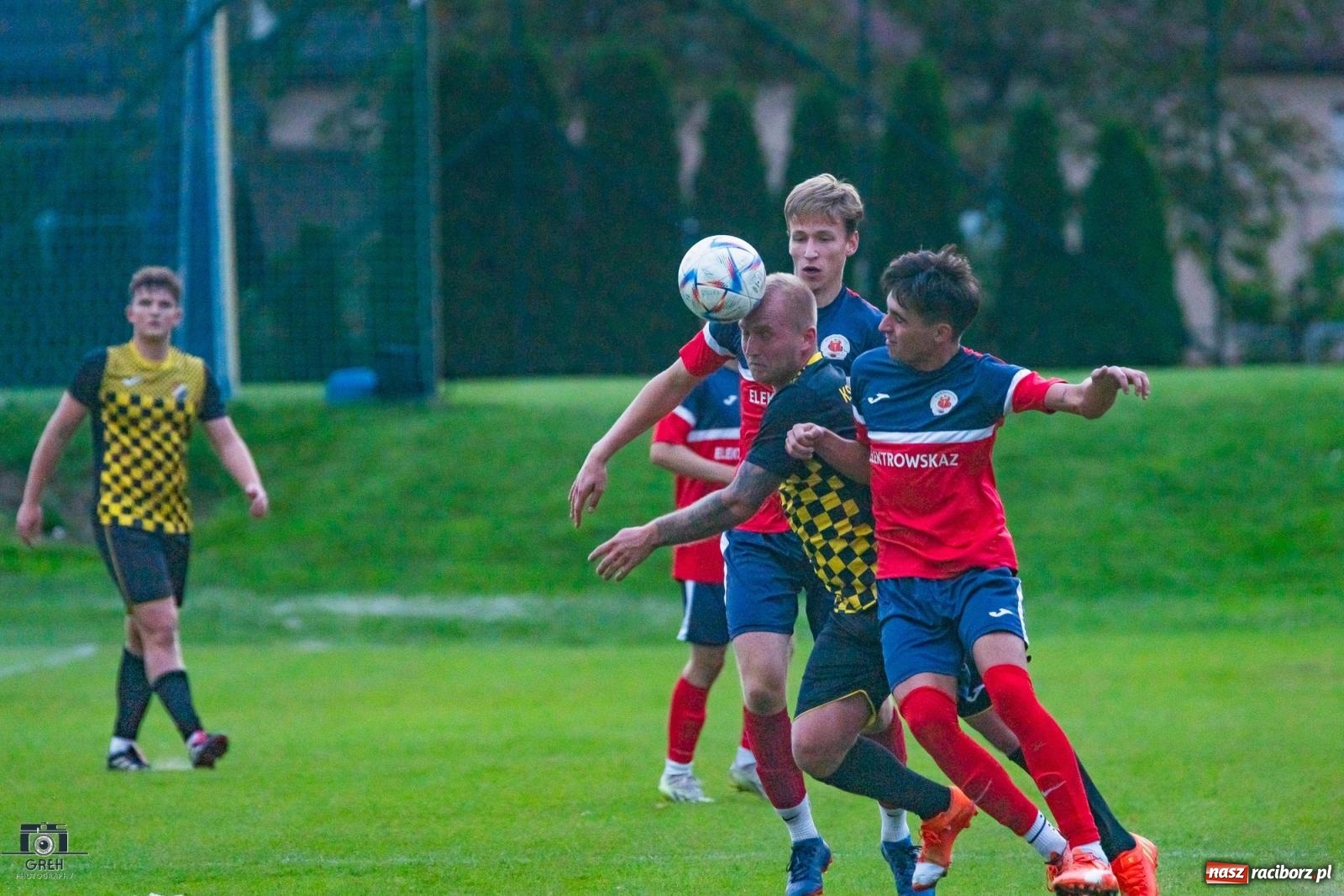Zdjęcie w galerii na portalu naszraciborz.pl: A klasa. Osiem goli i niespodzianka. Chałupki pokonały wicelidera [FOTO] wiadomości z regionu