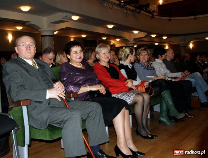 Zdjęcie w galerii na portalu naszraciborz.pl: Przywitali wiosnę Księżniczką Czardasza wiadomości z regionu