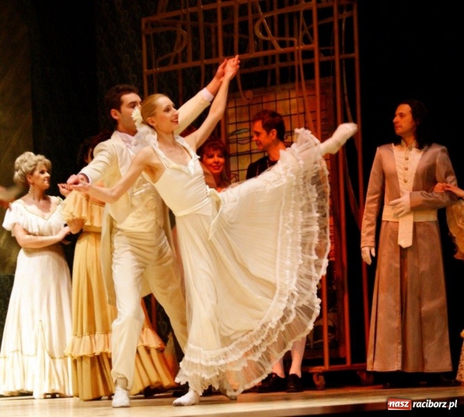 Zdjęcie w galerii na portalu naszraciborz.pl: Przywitali wiosnę Księżniczką Czardasza wiadomości z regionu