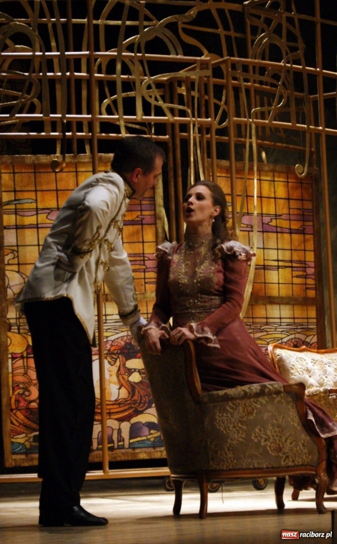 Zdjęcie w galerii na portalu naszraciborz.pl: Przywitali wiosnę Księżniczką Czardasza wiadomości z regionu