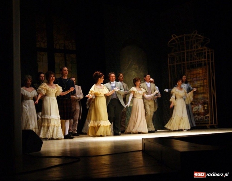 Zdjęcie w galerii na portalu naszraciborz.pl: Przywitali wiosnę Księżniczką Czardasza wiadomości z regionu