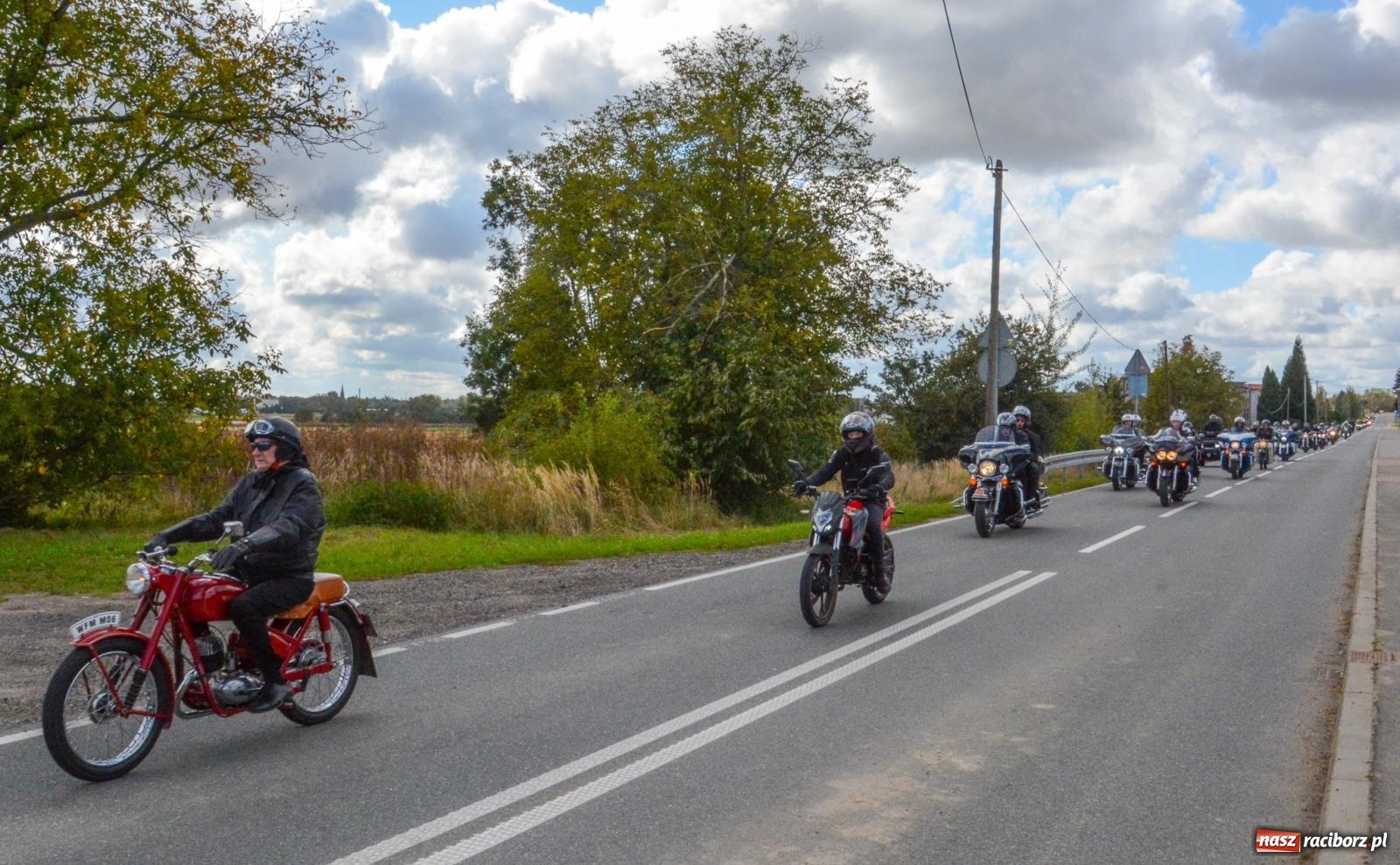 Zdjęcie w galerii na portalu naszraciborz.pl: Zakończenie sezonu motocyklowego 2024 w Raciborzu: piknik, msza i wspólna przejażdżka wiadomości z regionu
