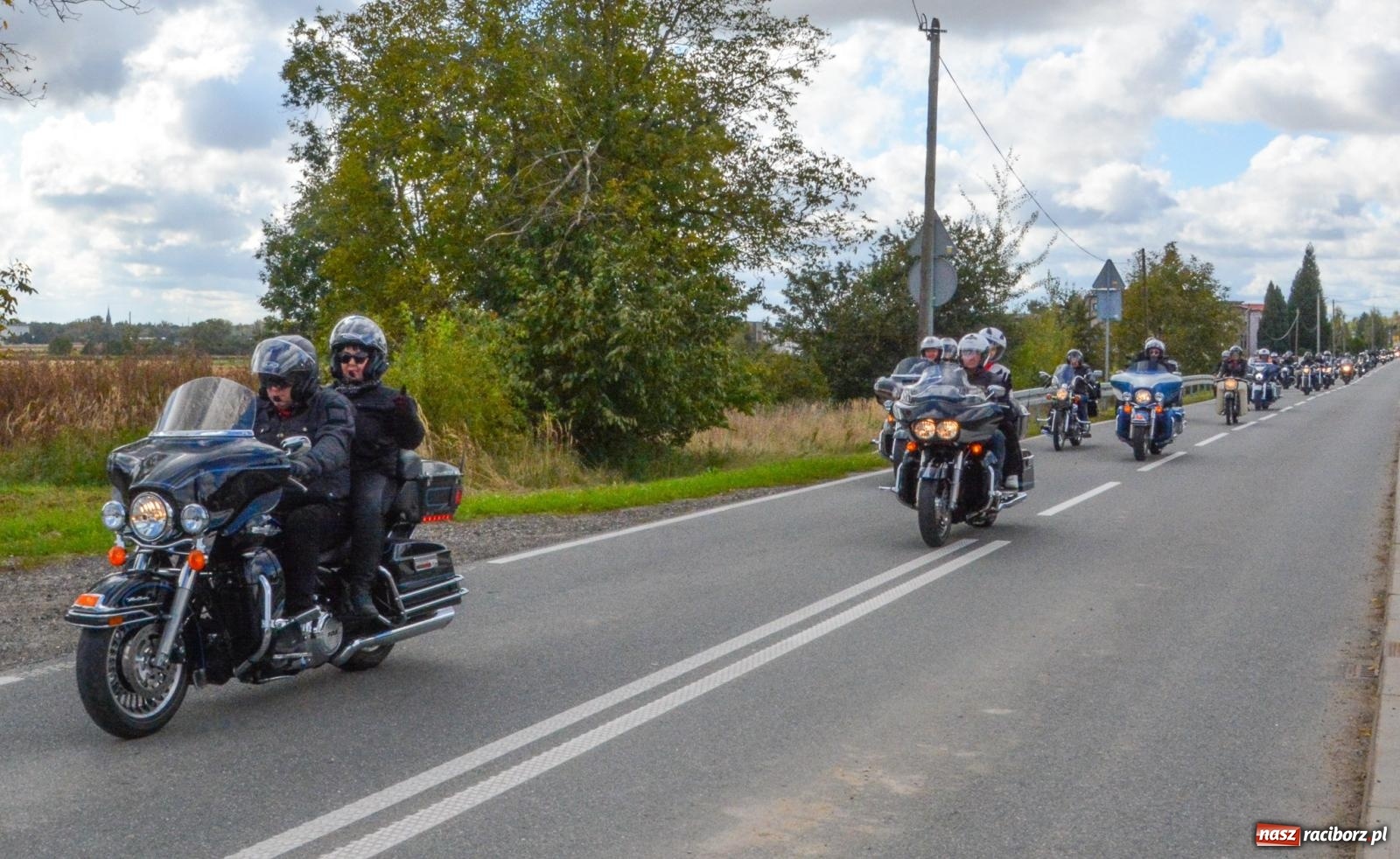 Zdjęcie w galerii na portalu naszraciborz.pl: Zakończenie sezonu motocyklowego 2024 w Raciborzu: piknik, msza i wspólna przejażdżka wiadomości z regionu
