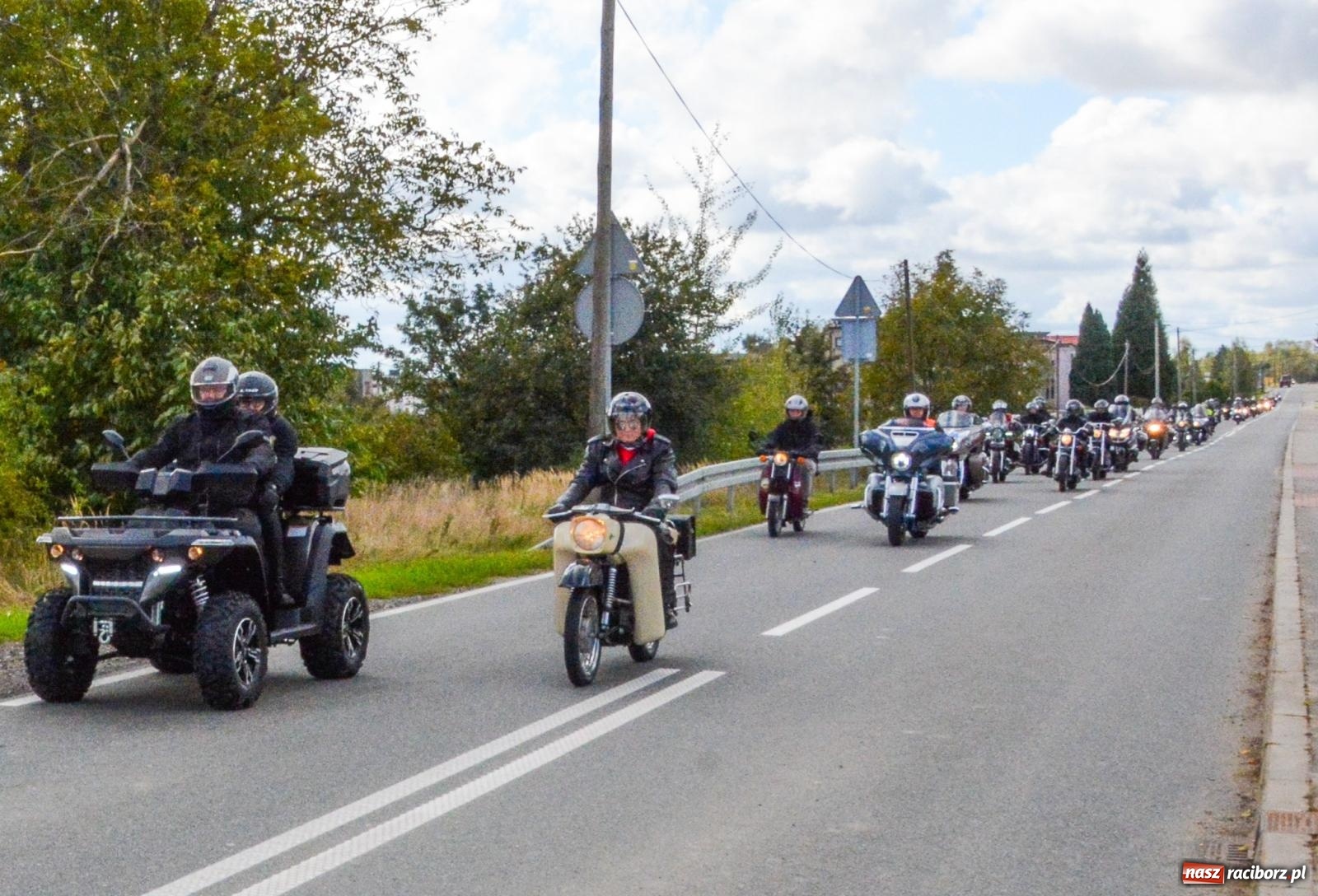 Zdjęcie w galerii na portalu naszraciborz.pl: Zakończenie sezonu motocyklowego 2024 w Raciborzu: piknik, msza i wspólna przejażdżka wiadomości z regionu