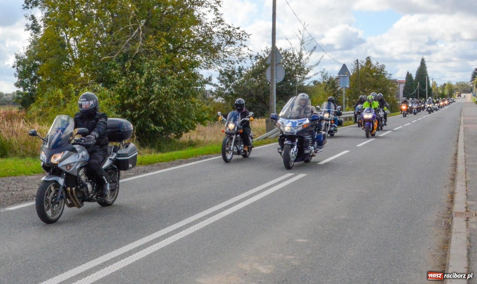 Zdjęcie w galerii na portalu naszraciborz.pl: Zakończenie sezonu motocyklowego 2024 w Raciborzu: piknik, msza i wspólna przejażdżka wiadomości z regionu