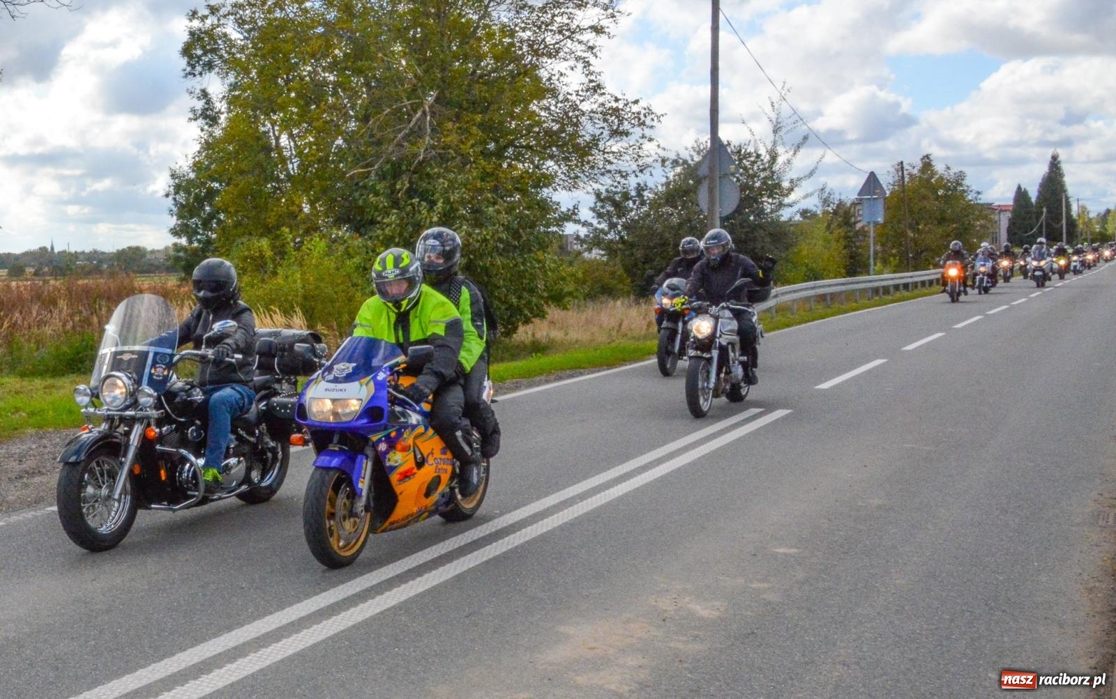 Zdjęcie w galerii na portalu naszraciborz.pl: Zakończenie sezonu motocyklowego 2024 w Raciborzu: piknik, msza i wspólna przejażdżka wiadomości z regionu