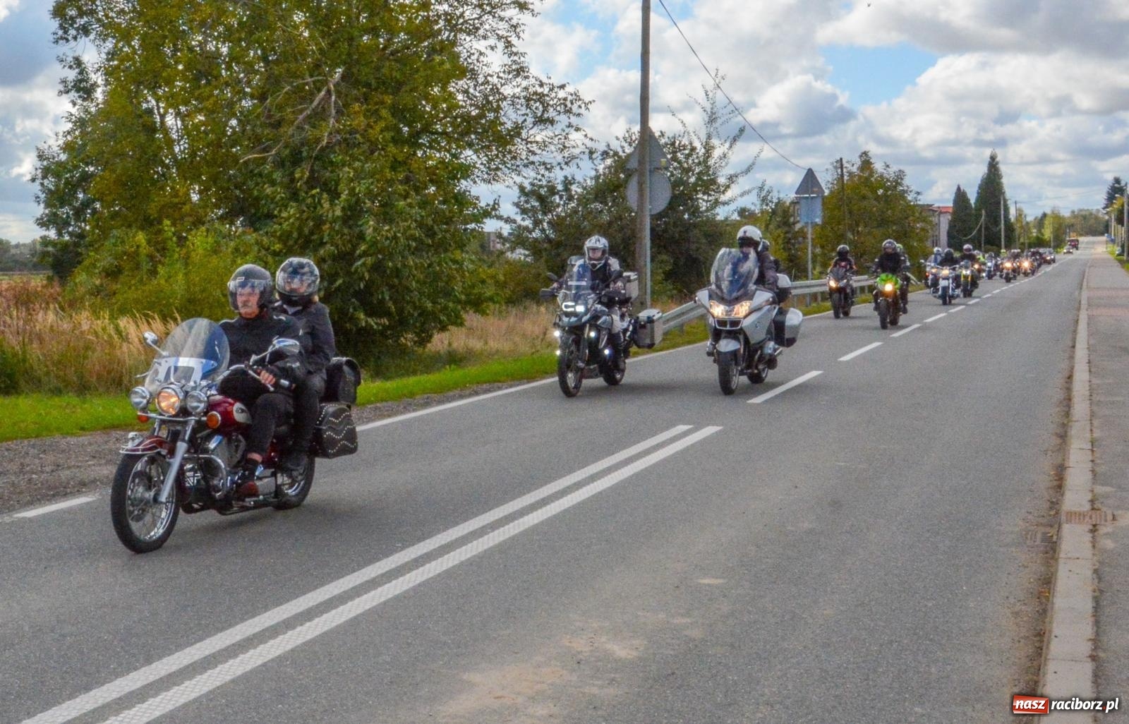 Zdjęcie w galerii na portalu naszraciborz.pl: Zakończenie sezonu motocyklowego 2024 w Raciborzu: piknik, msza i wspólna przejażdżka wiadomości z regionu