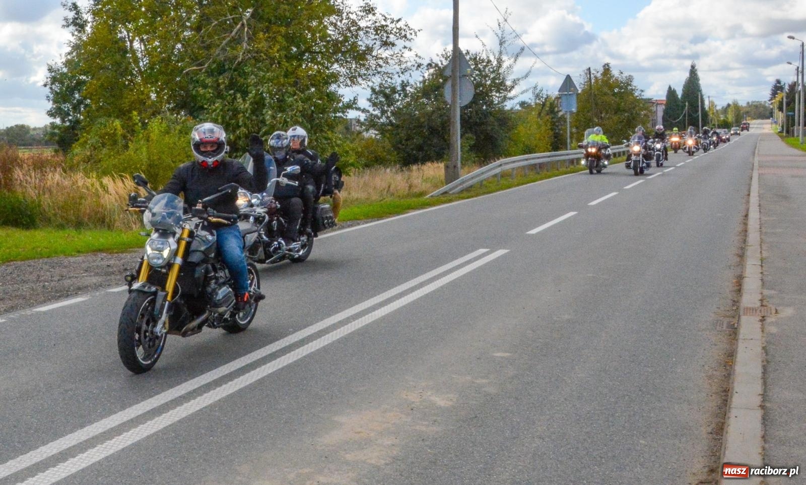 Zdjęcie w galerii na portalu naszraciborz.pl: Zakończenie sezonu motocyklowego 2024 w Raciborzu: piknik, msza i wspólna przejażdżka wiadomości z regionu