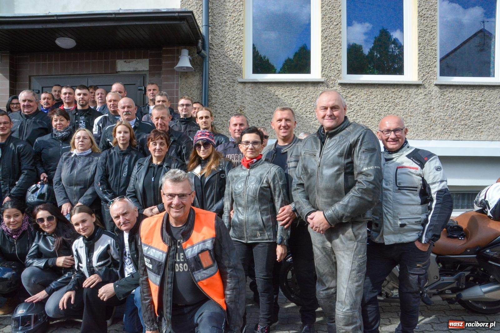 Zdjęcie w galerii na portalu naszraciborz.pl: Zakończenie sezonu motocyklowego 2024 w Raciborzu: piknik, msza i wspólna przejażdżka wiadomości z regionu