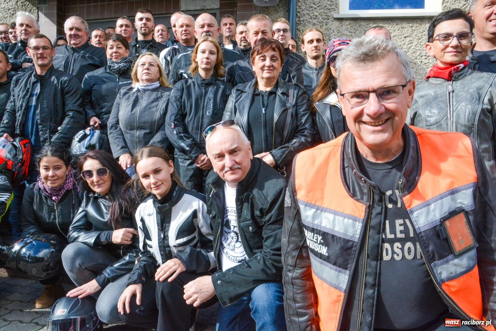 Zdjęcie w galerii na portalu naszraciborz.pl: Zakończenie sezonu motocyklowego 2024 w Raciborzu: piknik, msza i wspólna przejażdżka wiadomości z regionu