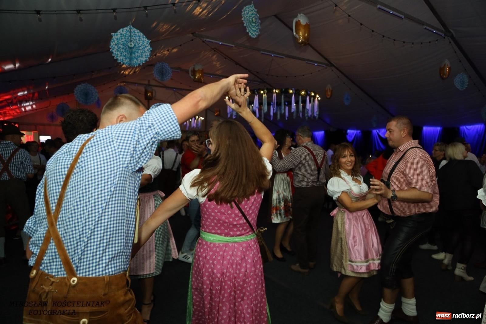 Zdjęcie w galerii na portalu naszraciborz.pl: Raciborski Oktoberfest w Szymocicach: bawarskie klimaty i świetna zabawa [FOTO i WIDEO] wiadomości z regionu