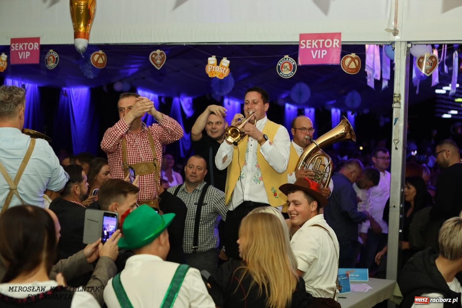 Zdjęcie w galerii na portalu naszraciborz.pl: Raciborski Oktoberfest w Szymocicach: bawarskie klimaty i świetna zabawa [FOTO i WIDEO] wiadomości z regionu