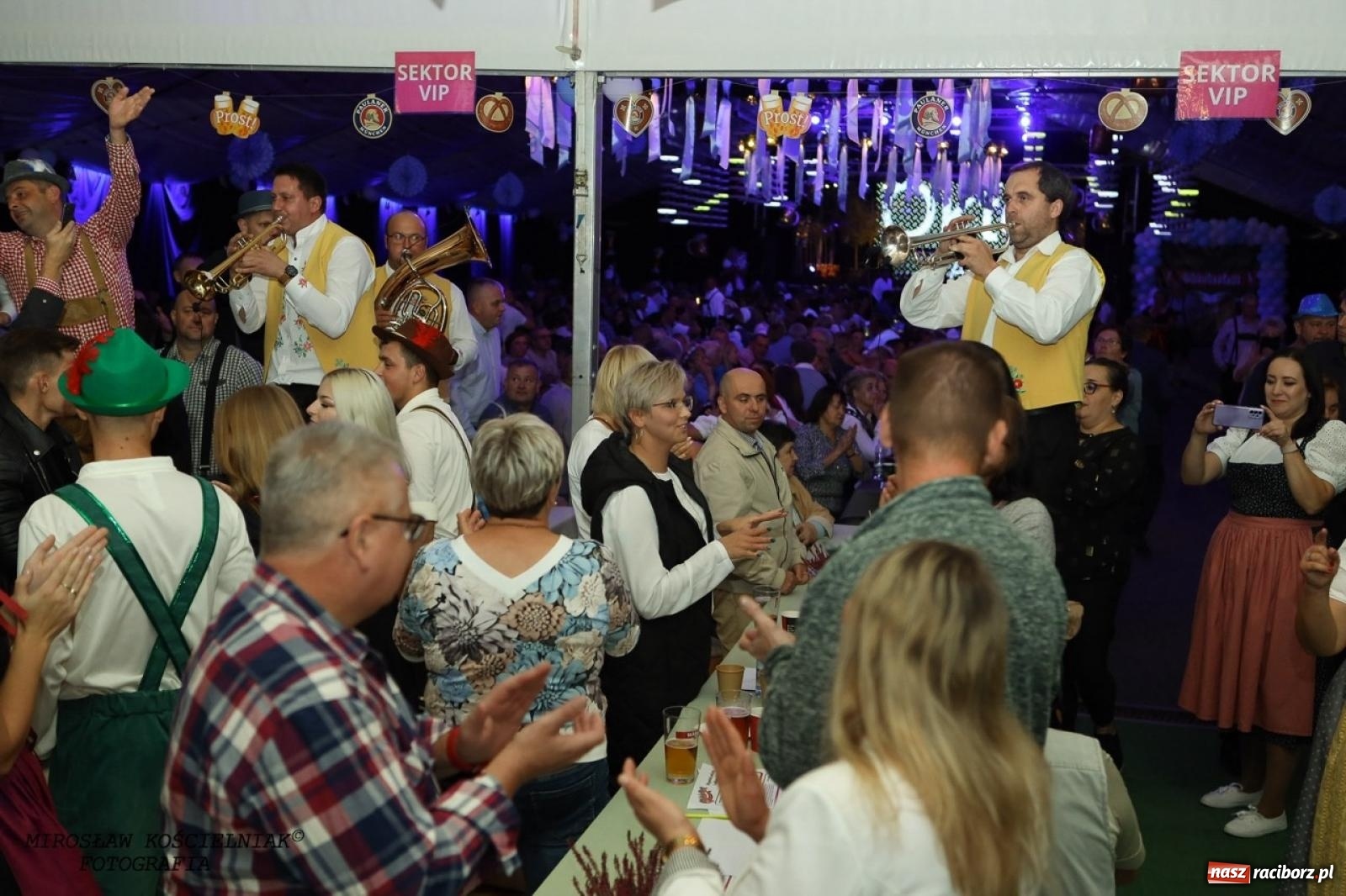 Zdjęcie w galerii na portalu naszraciborz.pl: Raciborski Oktoberfest w Szymocicach: bawarskie klimaty i świetna zabawa [FOTO i WIDEO] wiadomości z regionu