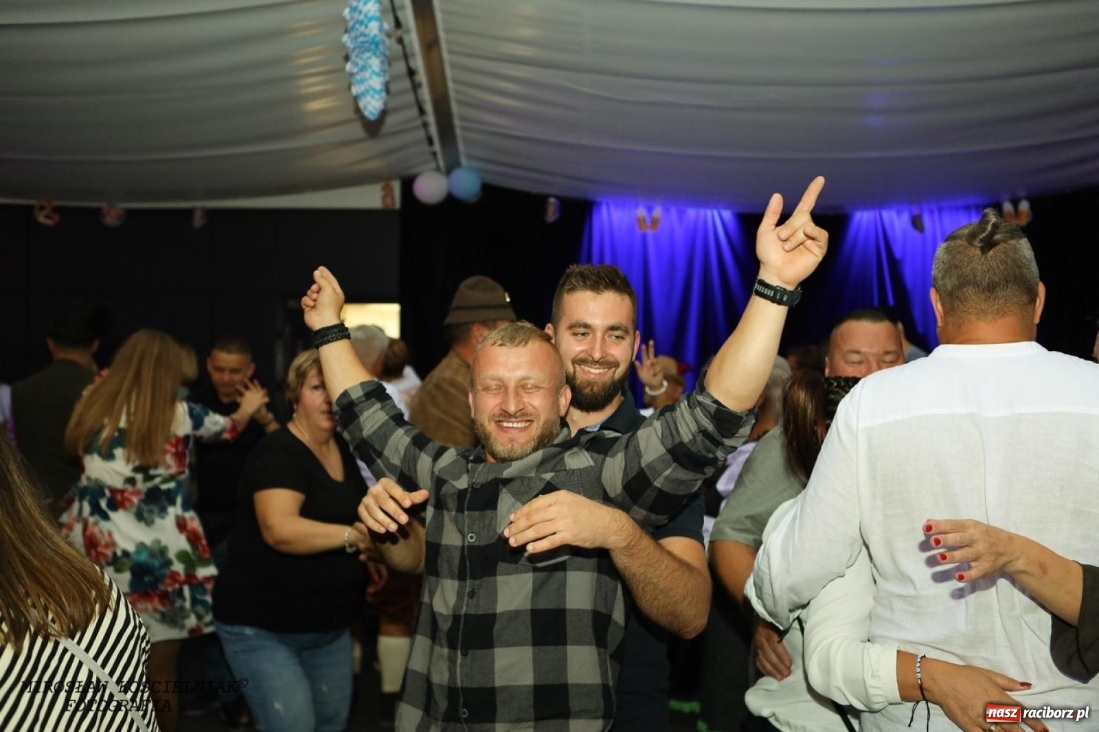 Zdjęcie w galerii na portalu naszraciborz.pl: Raciborski Oktoberfest w Szymocicach: bawarskie klimaty i świetna zabawa [FOTO i WIDEO] wiadomości z regionu