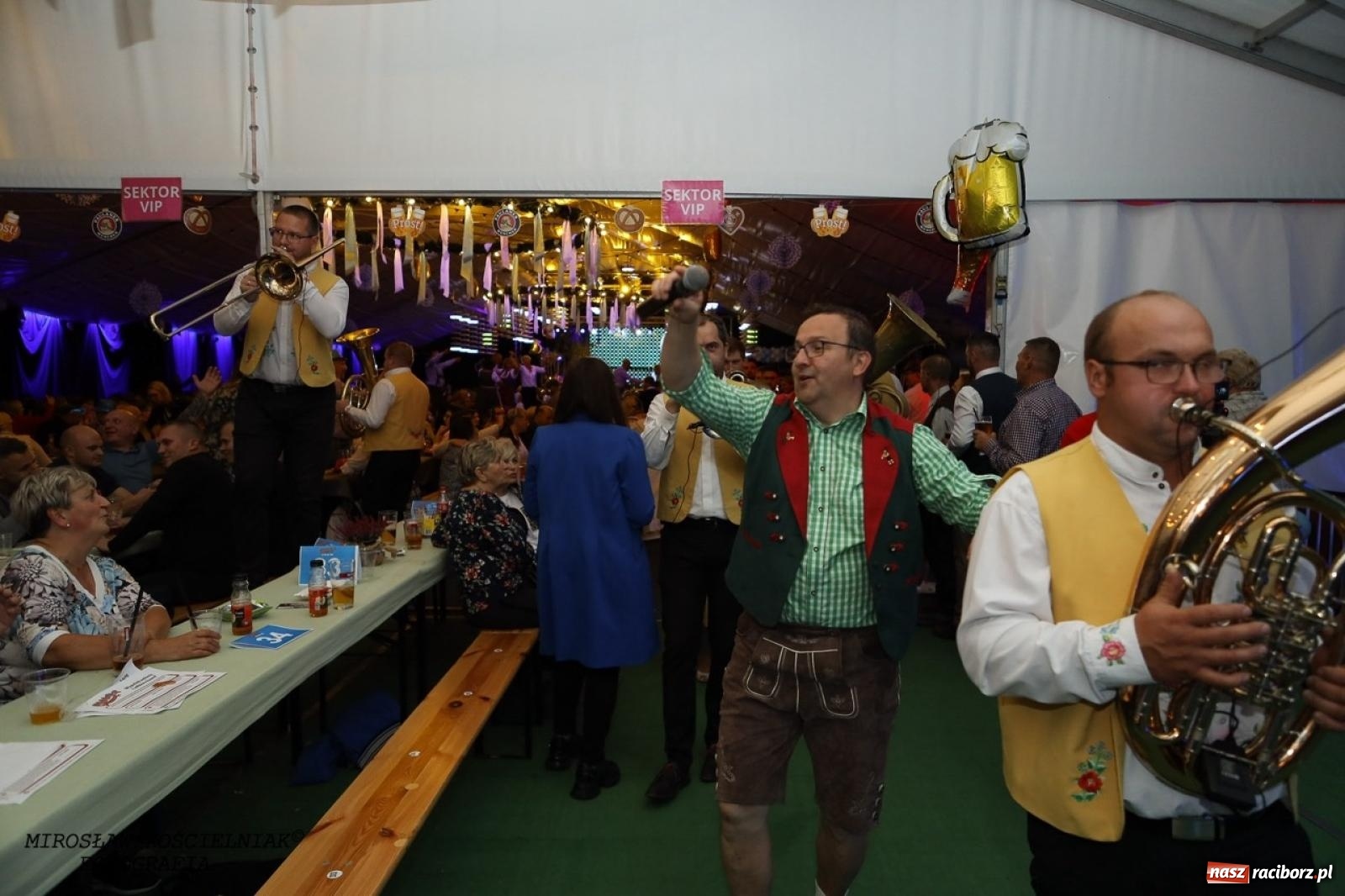 Zdjęcie w galerii na portalu naszraciborz.pl: Raciborski Oktoberfest w Szymocicach: bawarskie klimaty i świetna zabawa [FOTO i WIDEO] wiadomości z regionu