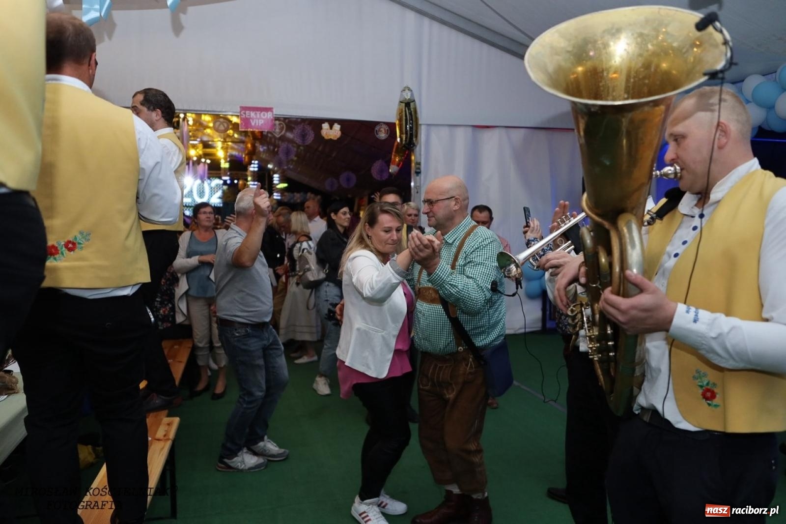 Zdjęcie w galerii na portalu naszraciborz.pl: Raciborski Oktoberfest w Szymocicach: bawarskie klimaty i świetna zabawa [FOTO i WIDEO] wiadomości z regionu