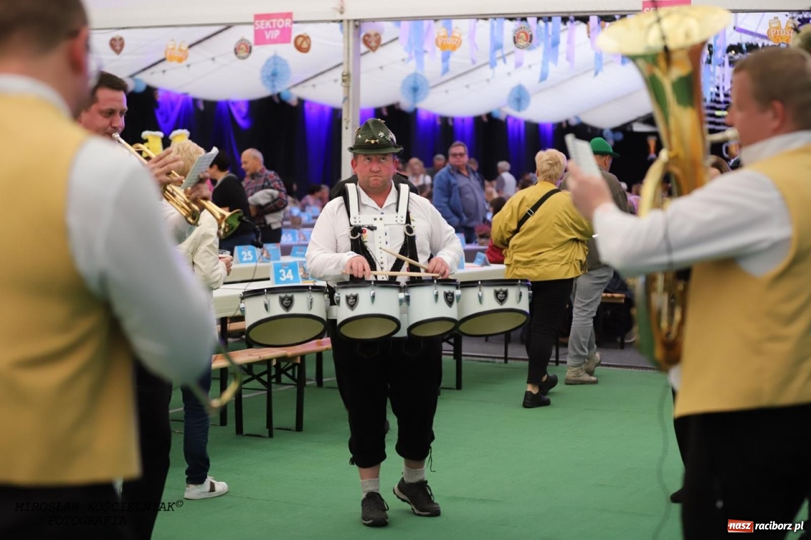 Zdjęcie w galerii na portalu naszraciborz.pl: Raciborski Oktoberfest w Szymocicach: bawarskie klimaty i świetna zabawa [FOTO i WIDEO] wiadomości z regionu