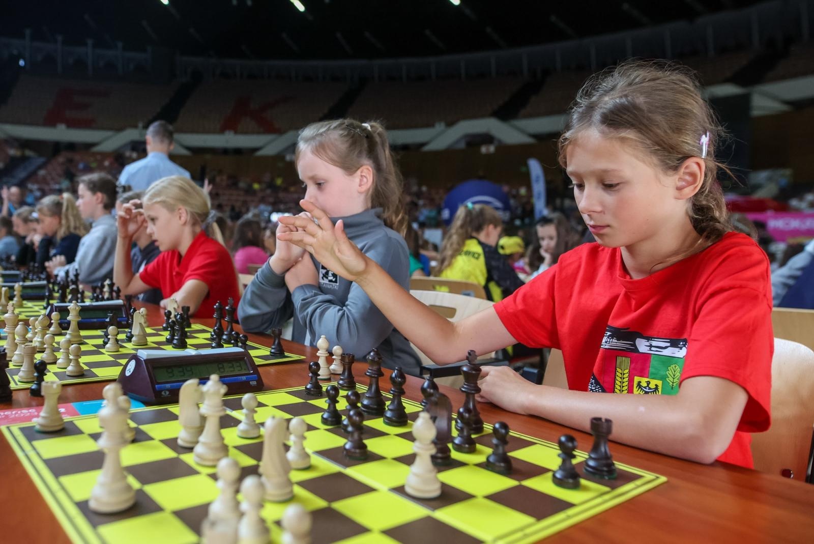Zdjęcie w galerii na portalu naszraciborz.pl: Tłumy młodych szachistów znów zawładną Spodkiem! Święto szachów w legendarnej hali wiadomości z regionu