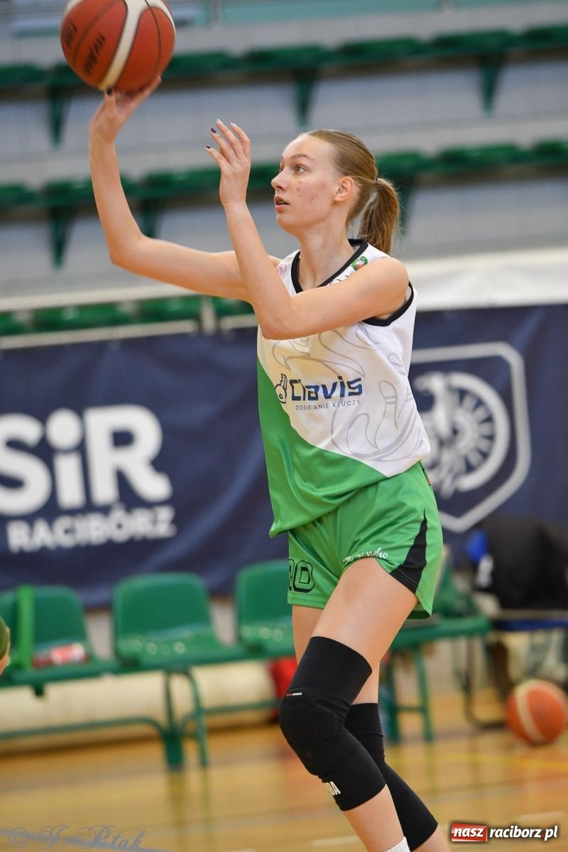 Zdjęcie w galerii na portalu naszraciborz.pl: Koszykówka. Porażka RKK AZS Racibórz na inaugurację sezonu [FOTO i WIDEO] wiadomości z regionu