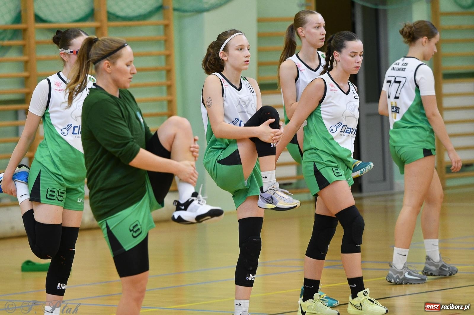 Zdjęcie w galerii na portalu naszraciborz.pl: Koszykówka. Porażka RKK AZS Racibórz na inaugurację sezonu [FOTO i WIDEO] wiadomości z regionu