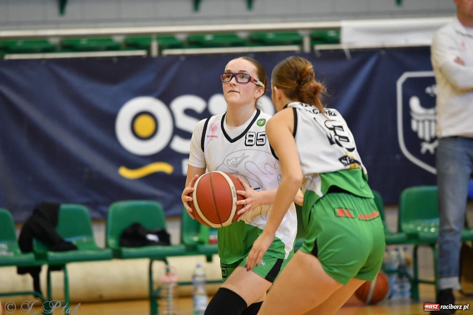 Zdjęcie w galerii na portalu naszraciborz.pl: Koszykówka. Porażka RKK AZS Racibórz na inaugurację sezonu [FOTO i WIDEO] wiadomości z regionu