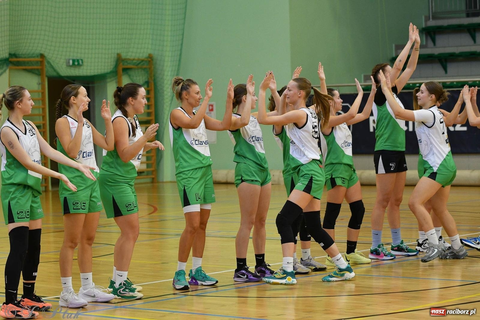 Zdjęcie w galerii na portalu naszraciborz.pl: Koszykówka. Porażka RKK AZS Racibórz na inaugurację sezonu [FOTO i WIDEO] wiadomości z regionu