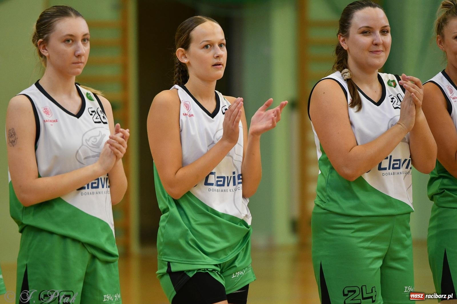 Zdjęcie w galerii na portalu naszraciborz.pl: Koszykówka. Porażka RKK AZS Racibórz na inaugurację sezonu [FOTO i WIDEO] wiadomości z regionu