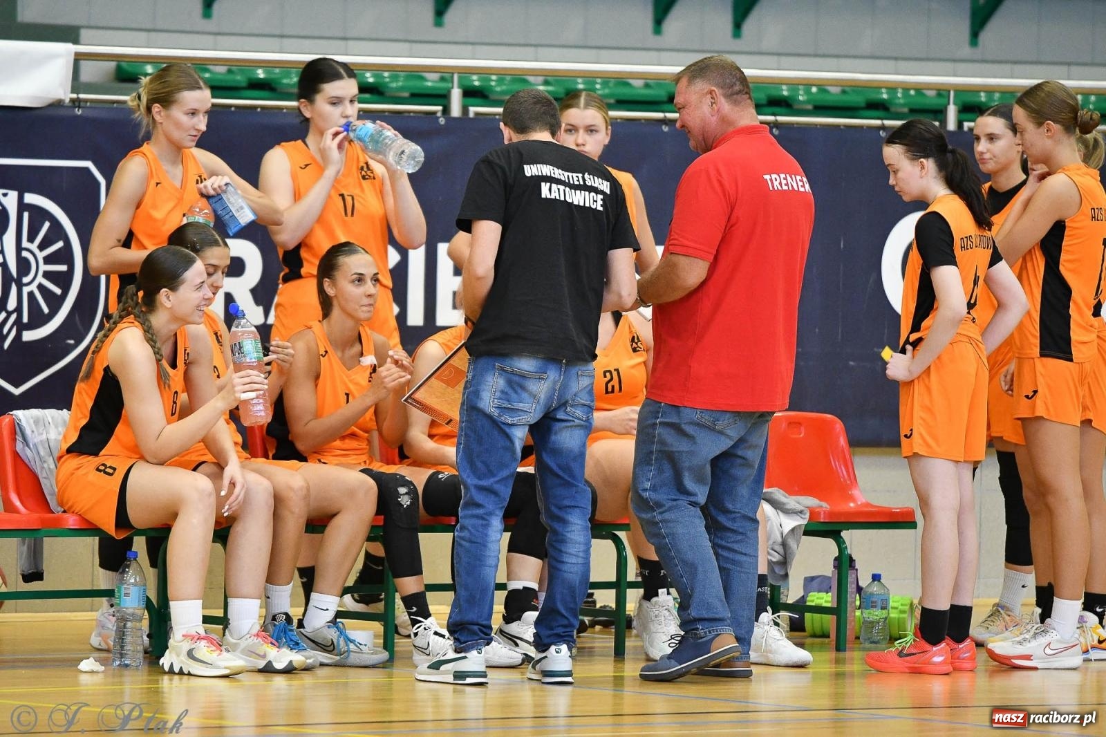 Zdjęcie w galerii na portalu naszraciborz.pl: Koszykówka. Porażka RKK AZS Racibórz na inaugurację sezonu [FOTO i WIDEO] wiadomości z regionu