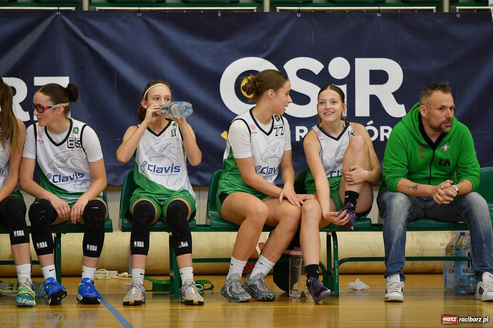 Zdjęcie w galerii na portalu naszraciborz.pl: Koszykówka. Porażka RKK AZS Racibórz na inaugurację sezonu [FOTO i WIDEO] wiadomości z regionu
