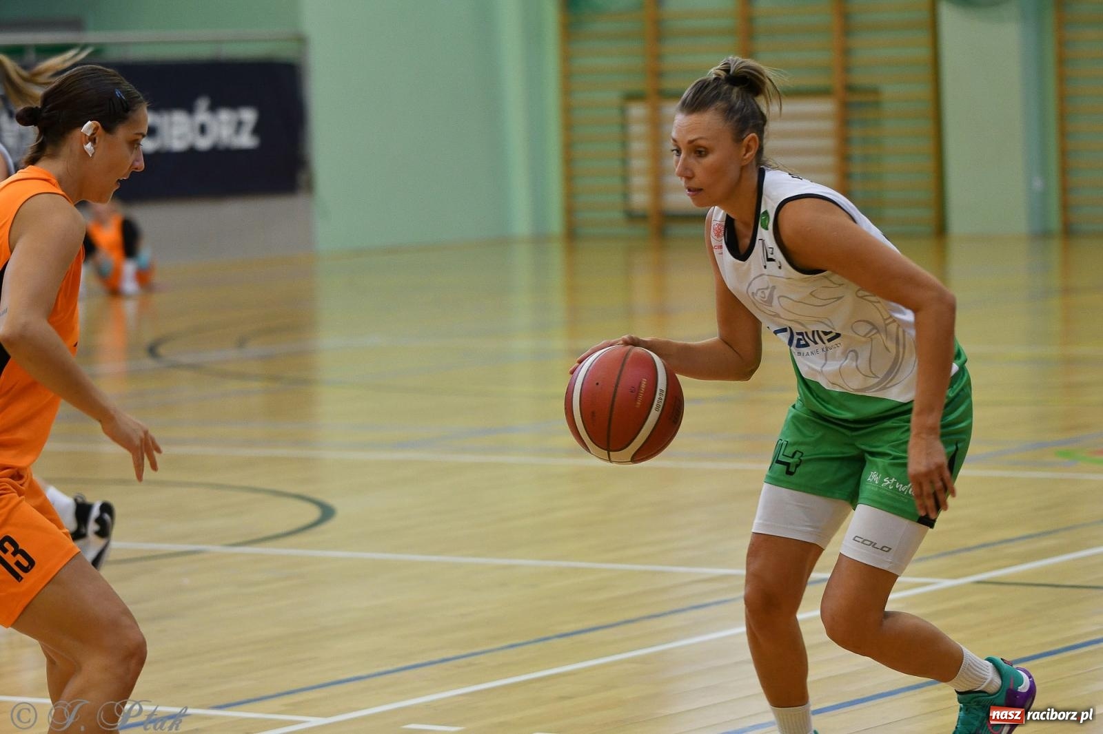 Zdjęcie w galerii na portalu naszraciborz.pl: Koszykówka. Porażka RKK AZS Racibórz na inaugurację sezonu [FOTO i WIDEO] wiadomości z regionu