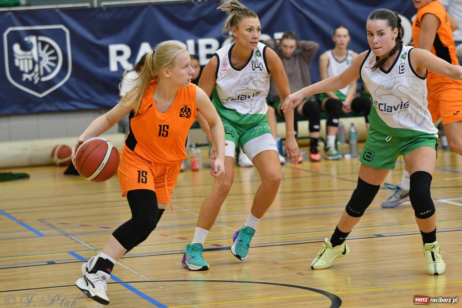 Zdjęcie w galerii na portalu naszraciborz.pl: Koszykówka. Porażka RKK AZS Racibórz na inaugurację sezonu [FOTO i WIDEO] wiadomości z regionu