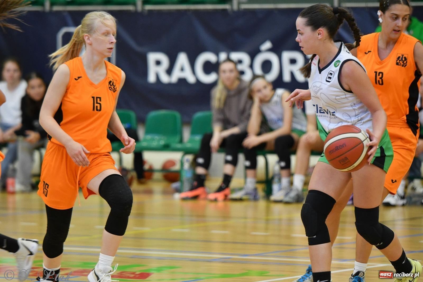 Zdjęcie w galerii na portalu naszraciborz.pl: Koszykówka. Porażka RKK AZS Racibórz na inaugurację sezonu [FOTO i WIDEO] wiadomości z regionu