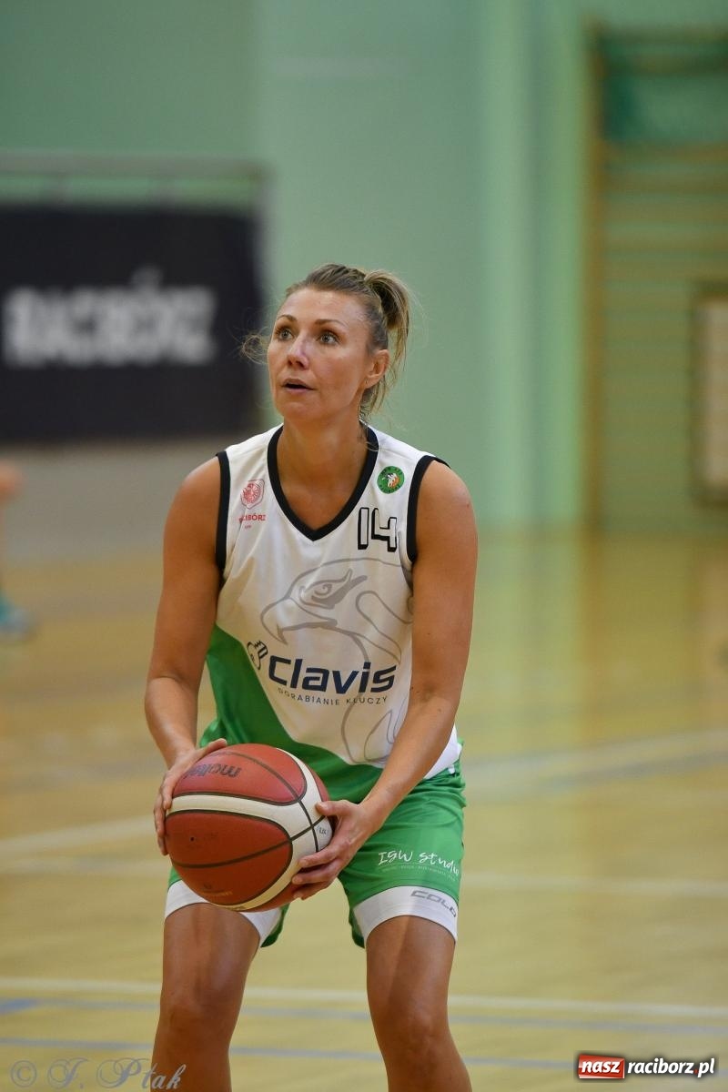 Zdjęcie w galerii na portalu naszraciborz.pl: Koszykówka. Porażka RKK AZS Racibórz na inaugurację sezonu [FOTO i WIDEO] wiadomości z regionu
