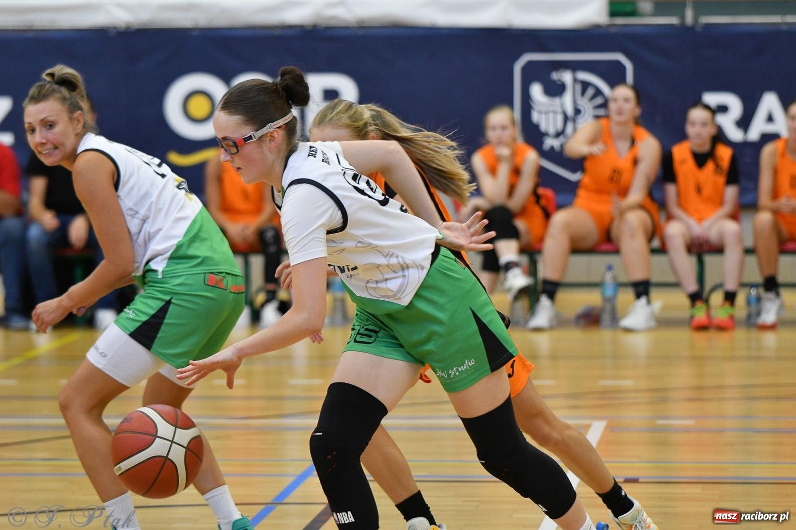 Zdjęcie w galerii na portalu naszraciborz.pl: Koszykówka. Porażka RKK AZS Racibórz na inaugurację sezonu [FOTO i WIDEO] wiadomości z regionu