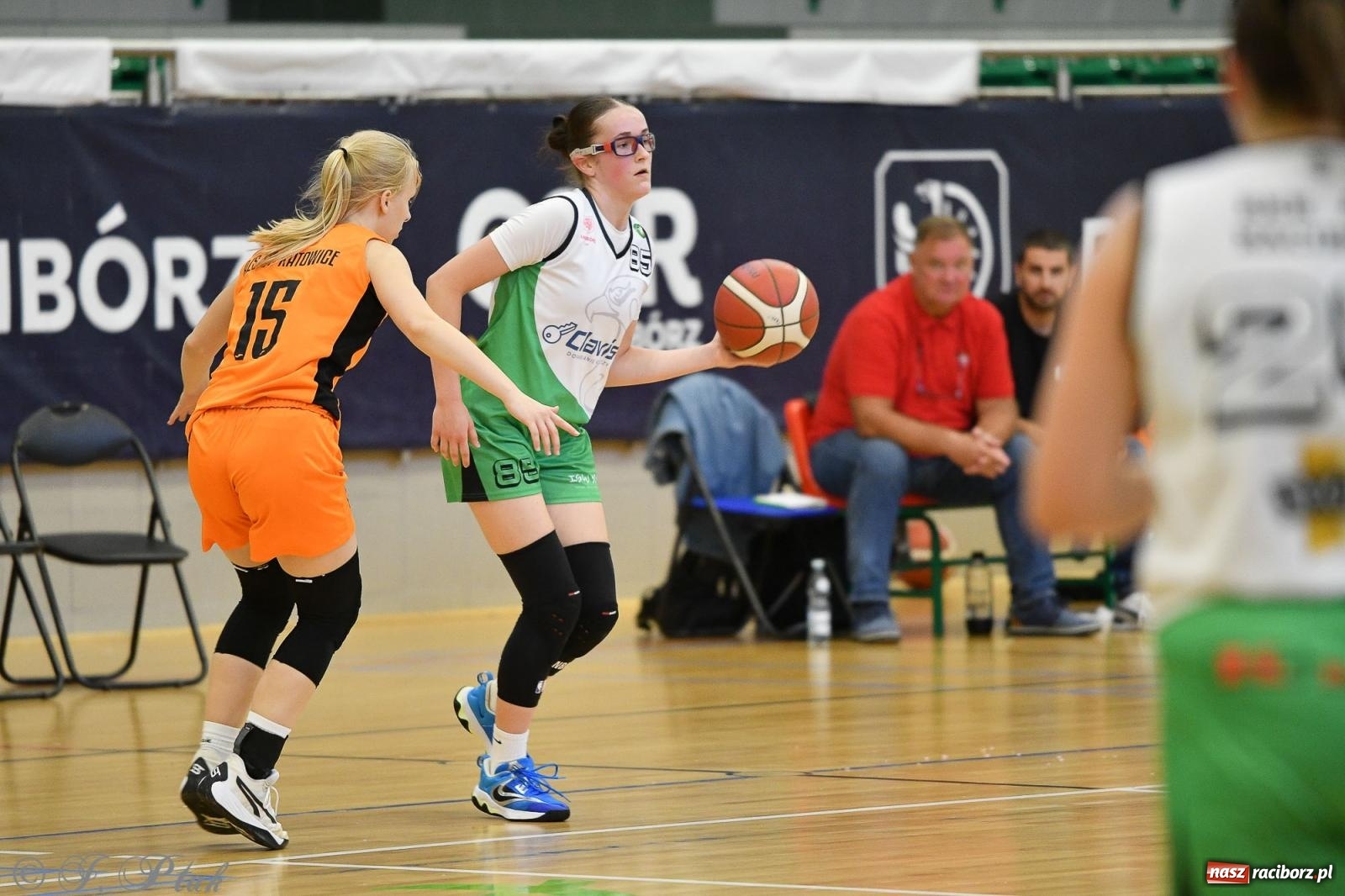 Zdjęcie w galerii na portalu naszraciborz.pl: Koszykówka. Porażka RKK AZS Racibórz na inaugurację sezonu [FOTO i WIDEO] wiadomości z regionu