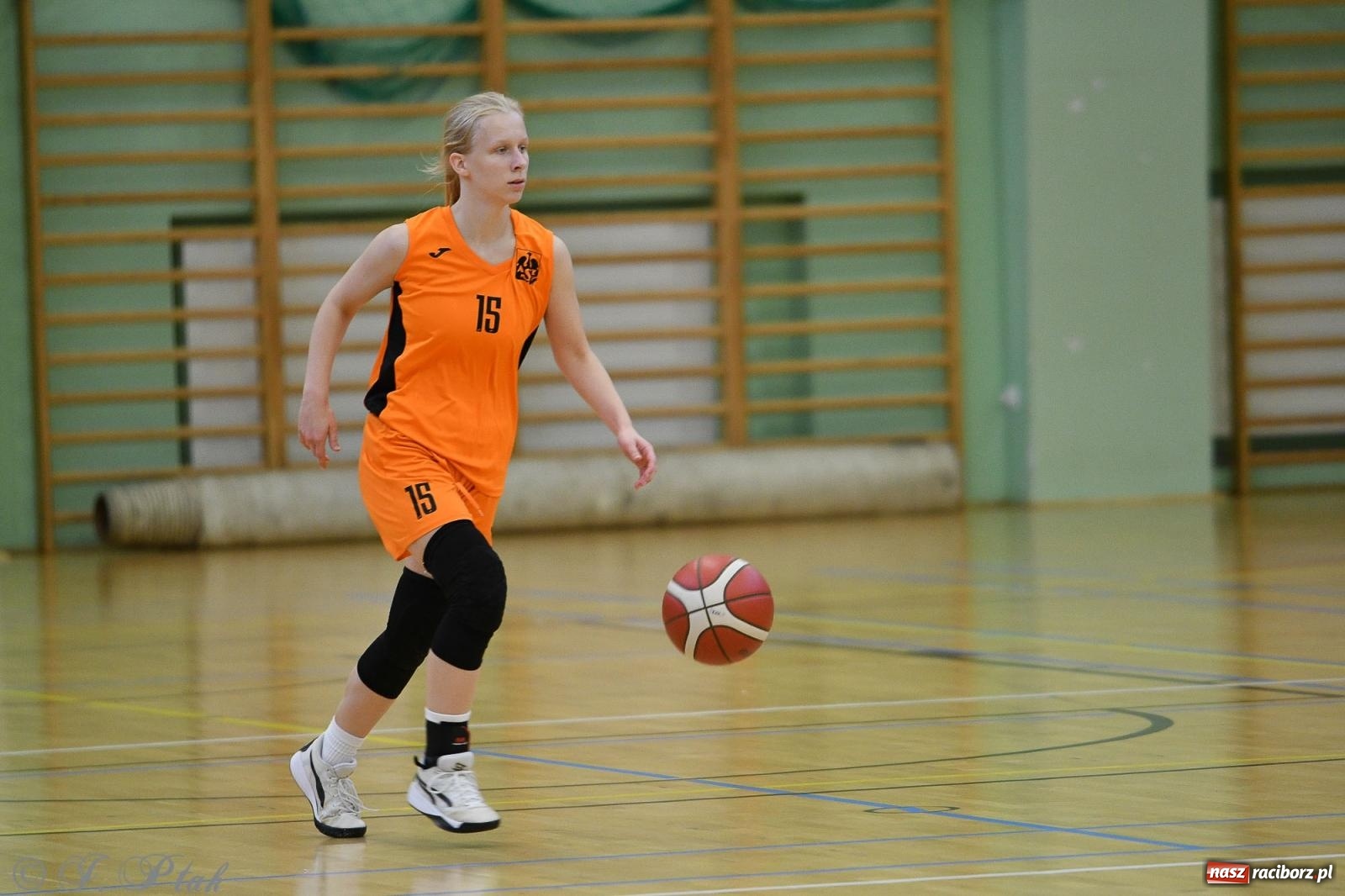 Zdjęcie w galerii na portalu naszraciborz.pl: Koszykówka. Porażka RKK AZS Racibórz na inaugurację sezonu [FOTO i WIDEO] wiadomości z regionu