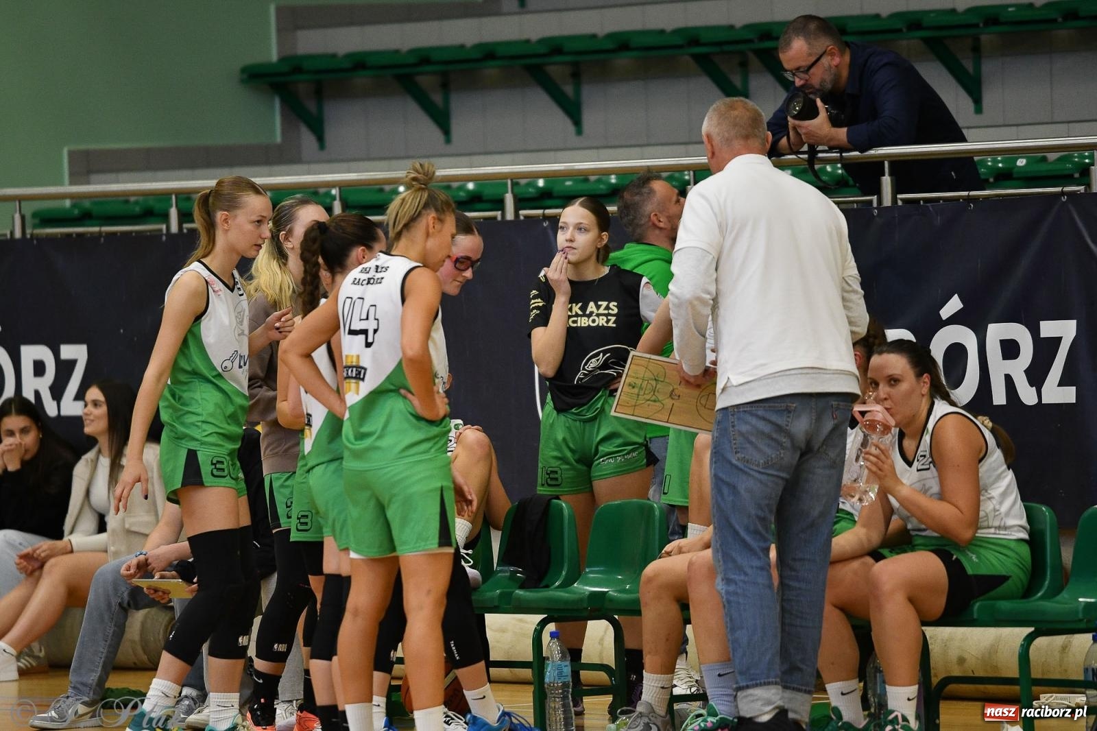 Zdjęcie w galerii na portalu naszraciborz.pl: Koszykówka. Porażka RKK AZS Racibórz na inaugurację sezonu [FOTO i WIDEO] wiadomości z regionu