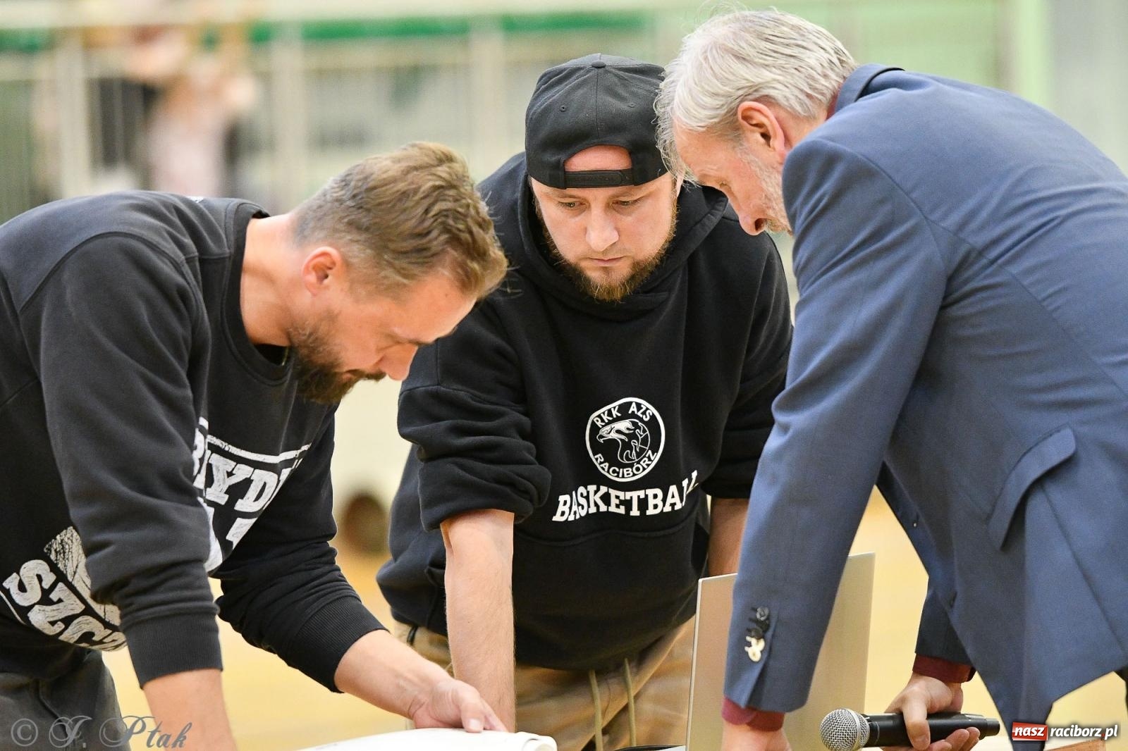 Zdjęcie w galerii na portalu naszraciborz.pl: Koszykówka. Porażka RKK AZS Racibórz na inaugurację sezonu [FOTO i WIDEO] wiadomości z regionu