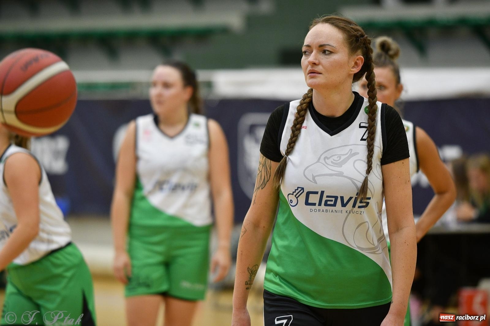 Zdjęcie w galerii na portalu naszraciborz.pl: Koszykówka. Porażka RKK AZS Racibórz na inaugurację sezonu [FOTO i WIDEO] wiadomości z regionu