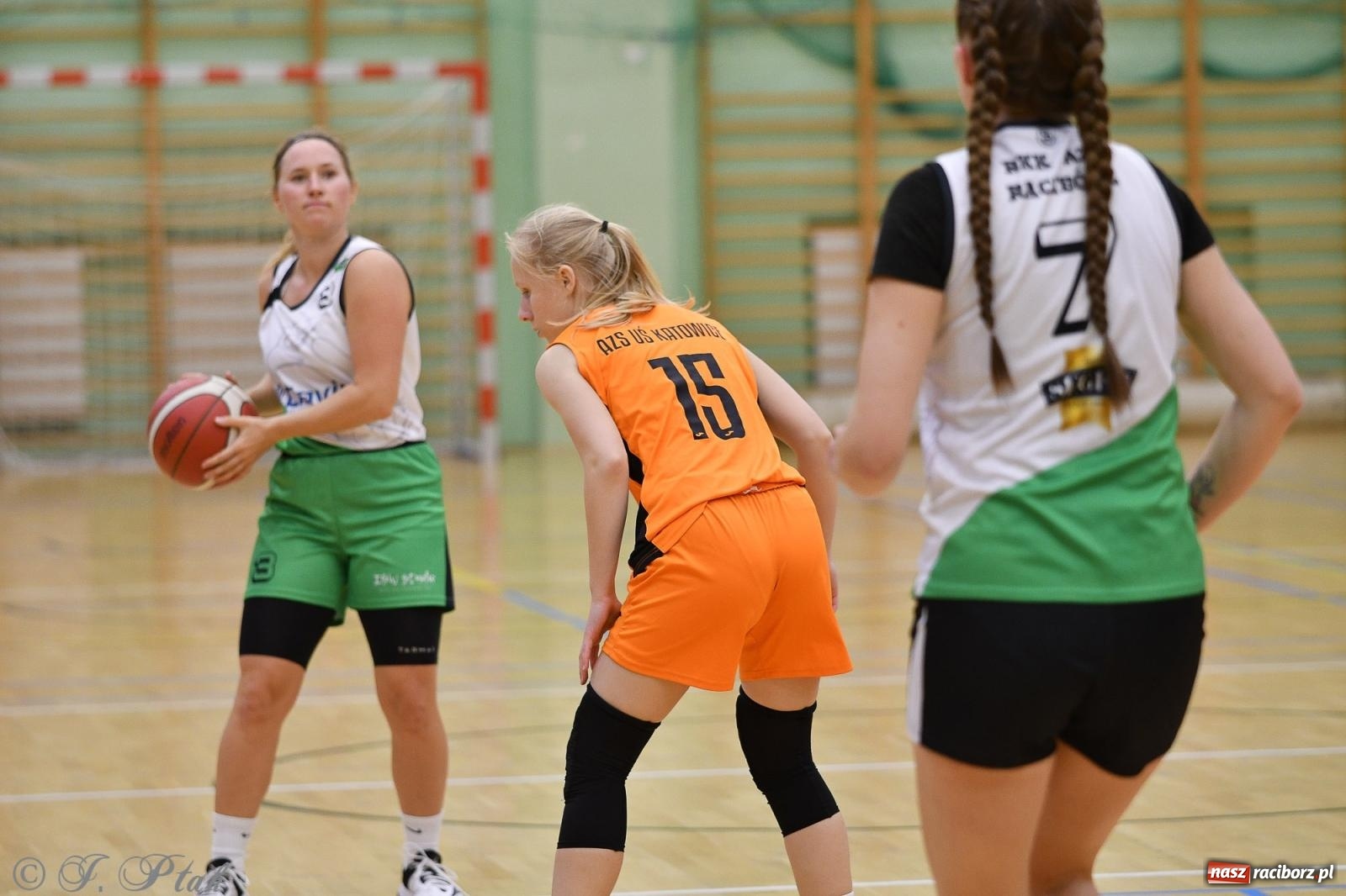 Zdjęcie w galerii na portalu naszraciborz.pl: Koszykówka. Porażka RKK AZS Racibórz na inaugurację sezonu [FOTO i WIDEO] wiadomości z regionu
