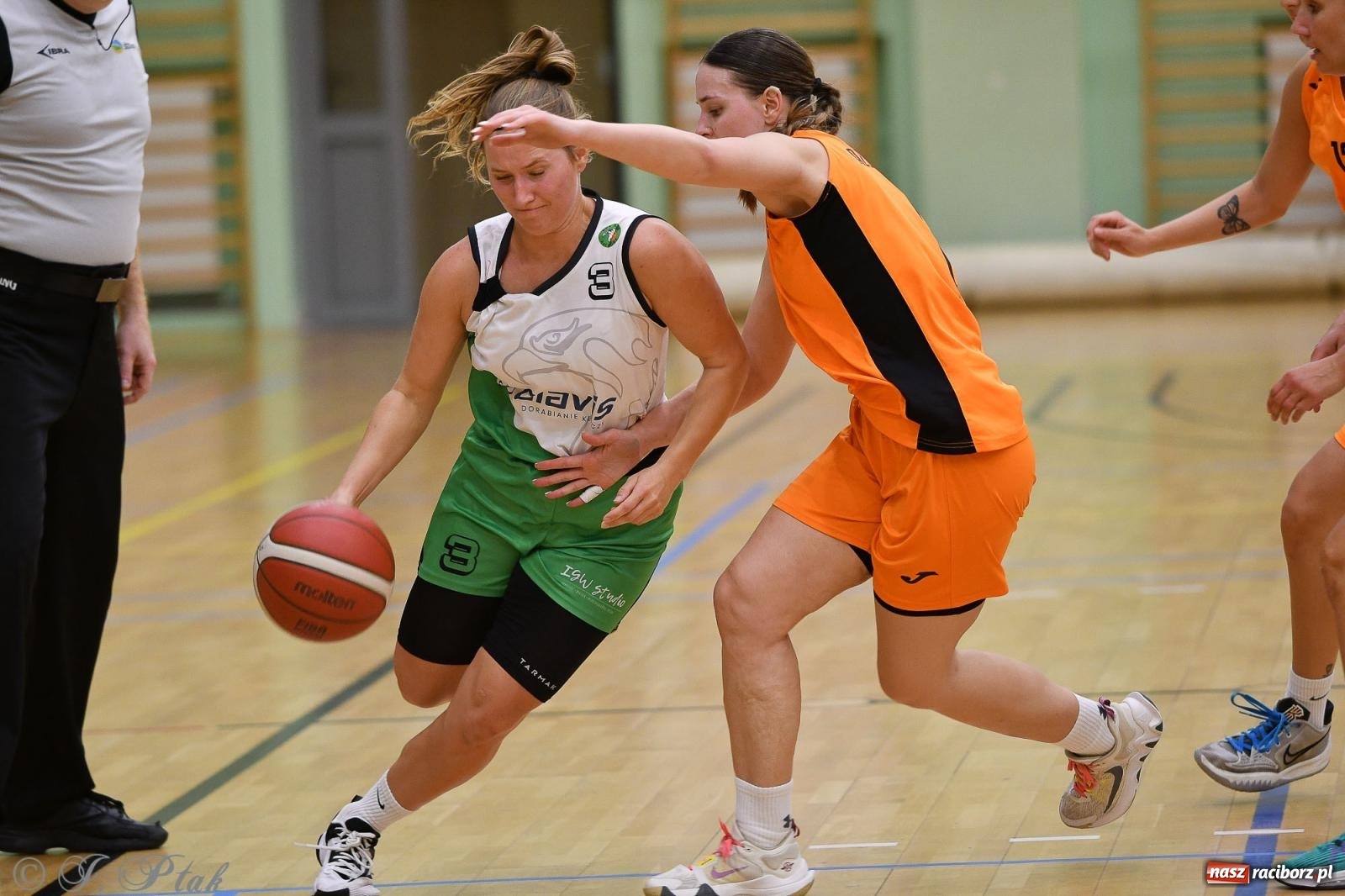 Zdjęcie w galerii na portalu naszraciborz.pl: Koszykówka. Porażka RKK AZS Racibórz na inaugurację sezonu [FOTO i WIDEO] wiadomości z regionu