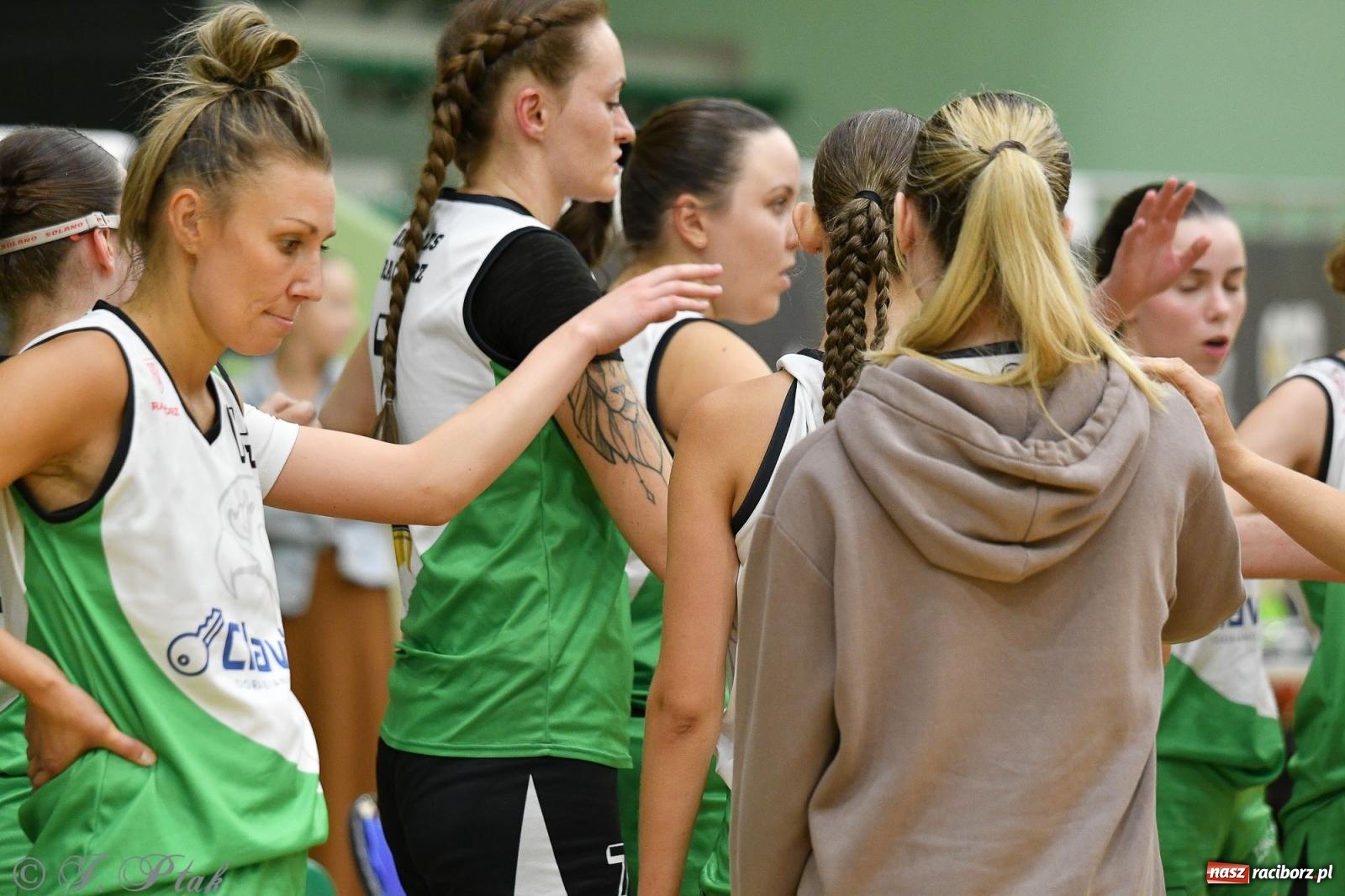 Zdjęcie w galerii na portalu naszraciborz.pl: Koszykówka. Porażka RKK AZS Racibórz na inaugurację sezonu [FOTO i WIDEO] wiadomości z regionu