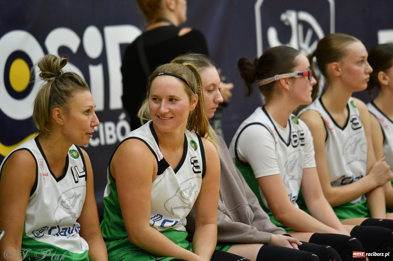 Zdjęcie w galerii na portalu naszraciborz.pl: Koszykówka. Porażka RKK AZS Racibórz na inaugurację sezonu [FOTO i WIDEO] wiadomości z regionu